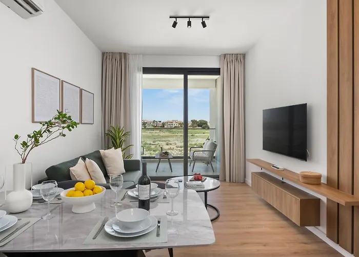 Artemis 105 - Seaside Stories * Livadhia